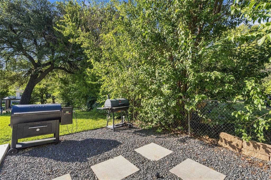 3821 Cobbs Drive, Waco, TX 76708 3821 Cobbs Drive, Waco, TX 76708