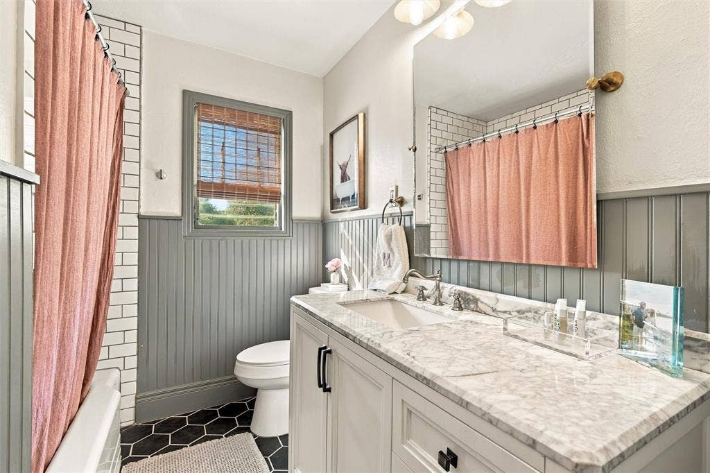 3821 Cobbs Drive, Waco, TX 76708 3821 Cobbs Drive, Waco, TX 76708