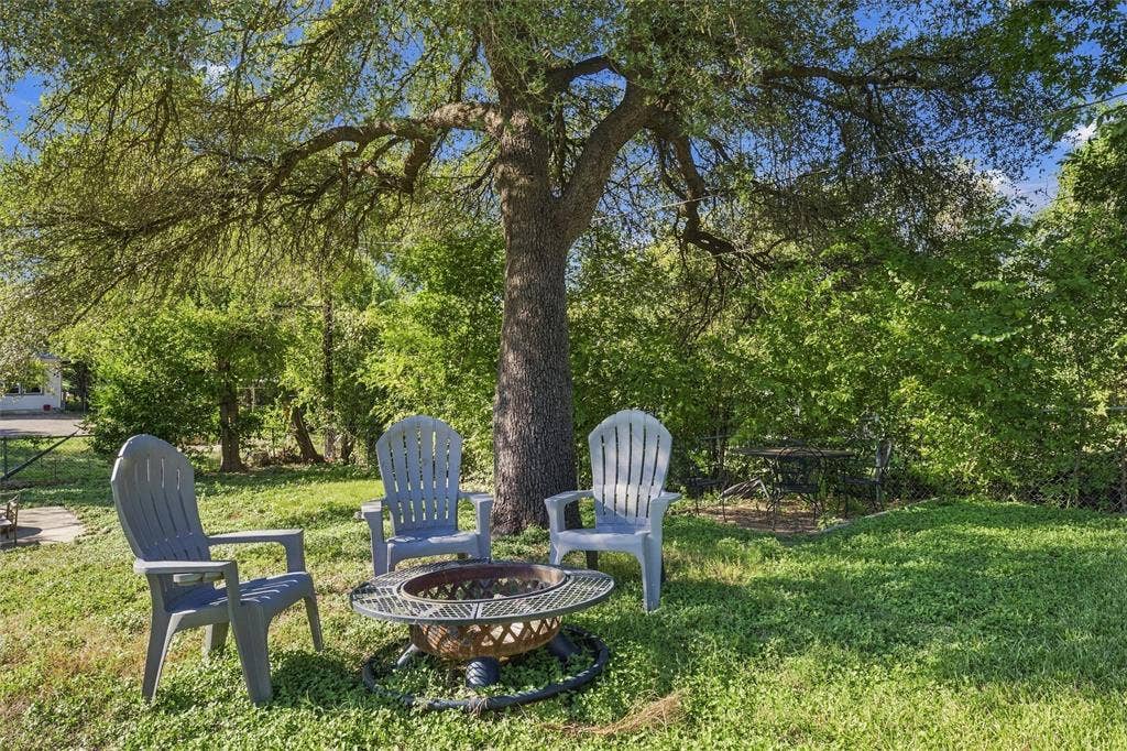 3821 Cobbs Drive, Waco, TX 76708 3821 Cobbs Drive, Waco, TX 76708