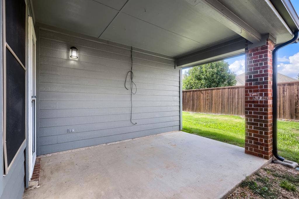 412 Crossbill Lane, Little Elm, TX 75068