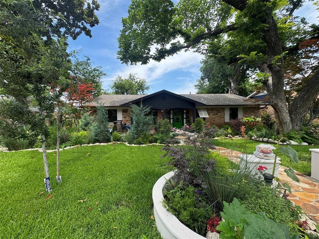 9011 Fringewood Drive, Dallas, TX 75228 9011 Fringewood Drive, Dallas, TX 75228