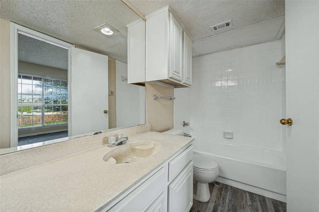 2320 Northlake Court, Irving, TX 75038 2320 Northlake Court, Irving, TX 75038