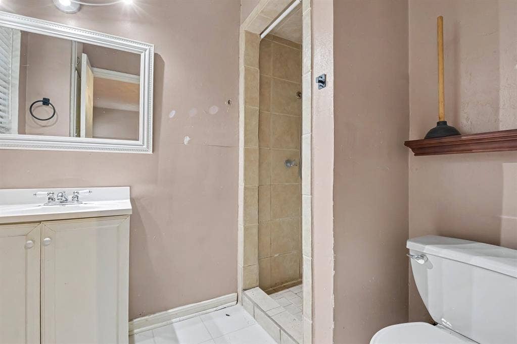 8057 Fall River Drive, Dallas, TX 75228 8057 Fall River Drive, Dallas, TX 75228