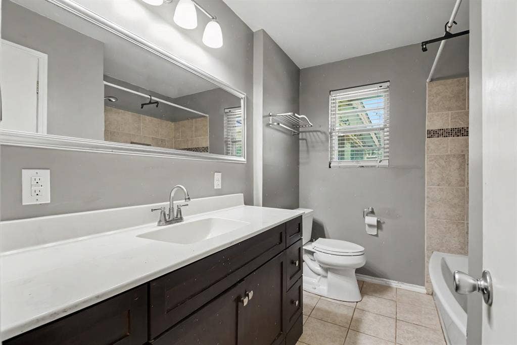 8057 Fall River Drive, Dallas, TX 75228 8057 Fall River Drive, Dallas, TX 75228