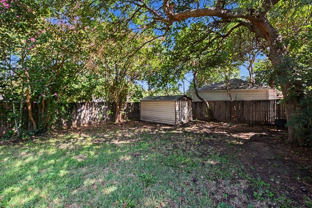 8057 Fall River Drive, Dallas, TX 75228 8057 Fall River Drive, Dallas, TX 75228