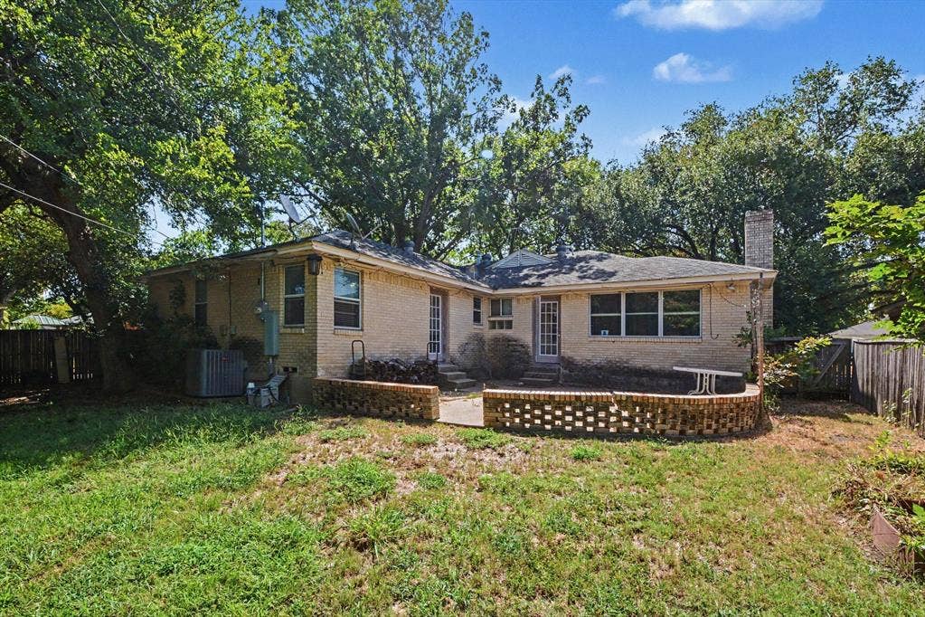 8057 Fall River Drive, Dallas, TX 75228 8057 Fall River Drive, Dallas, TX 75228