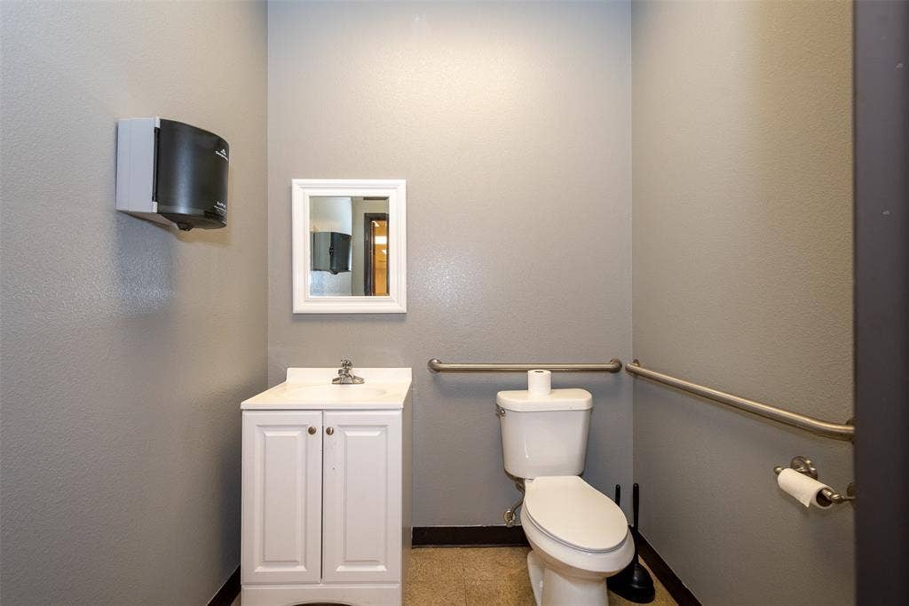 108 Industrial Drive, Waxahachie, TX 75165 108 Industrial Drive, Waxahachie, TX 75165