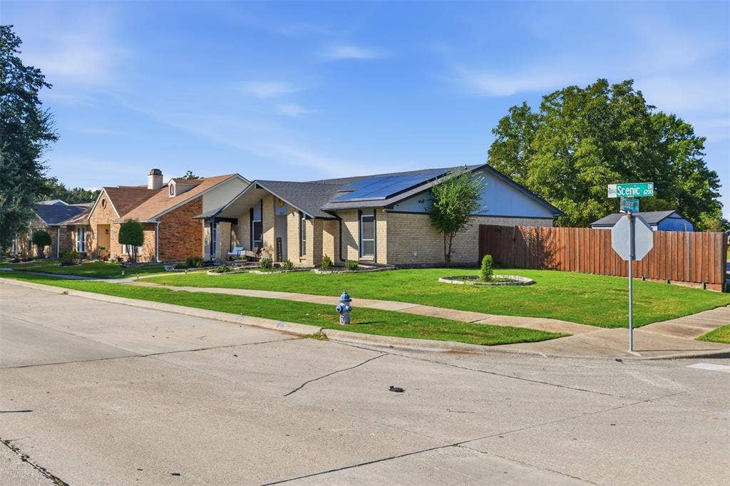 6217 Scenic Drive, Rowlett, TX 75088 6217 Scenic Drive, Rowlett, TX 75088