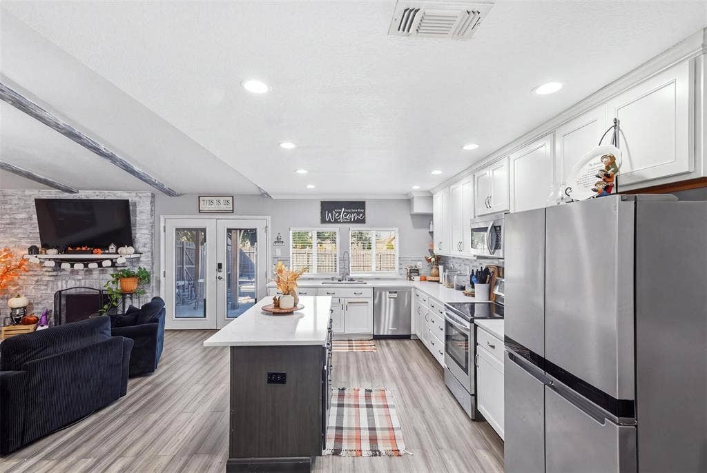 6217 Scenic Drive, Rowlett, TX 75088 6217 Scenic Drive, Rowlett, TX 75088