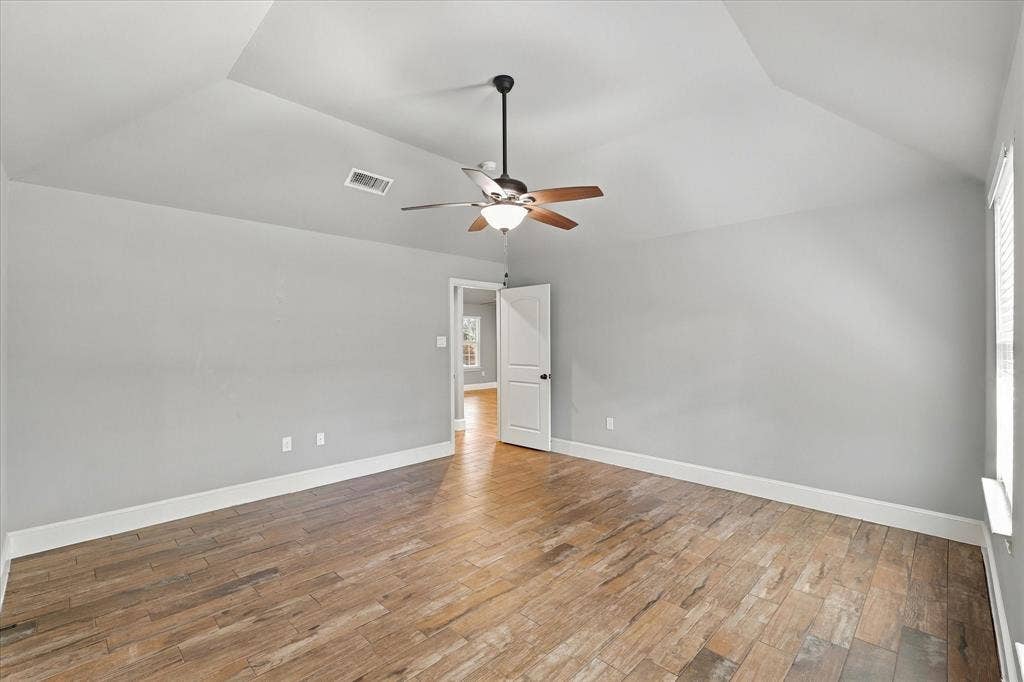901 Sherry Lane S, Krugerville, TX 76227