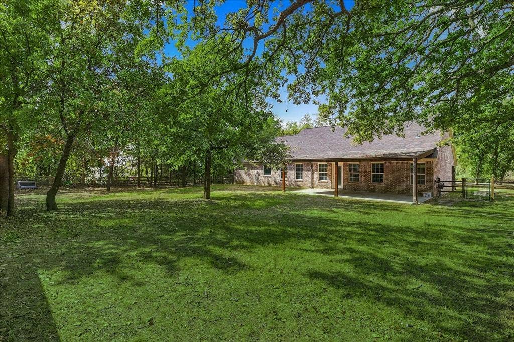 901 Sherry Lane S, Krugerville, TX 76227