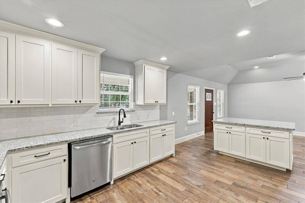 901 Sherry Lane S, Krugerville, TX 76227