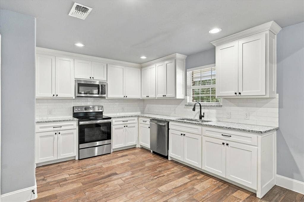 901 Sherry Lane S, Krugerville, TX 76227