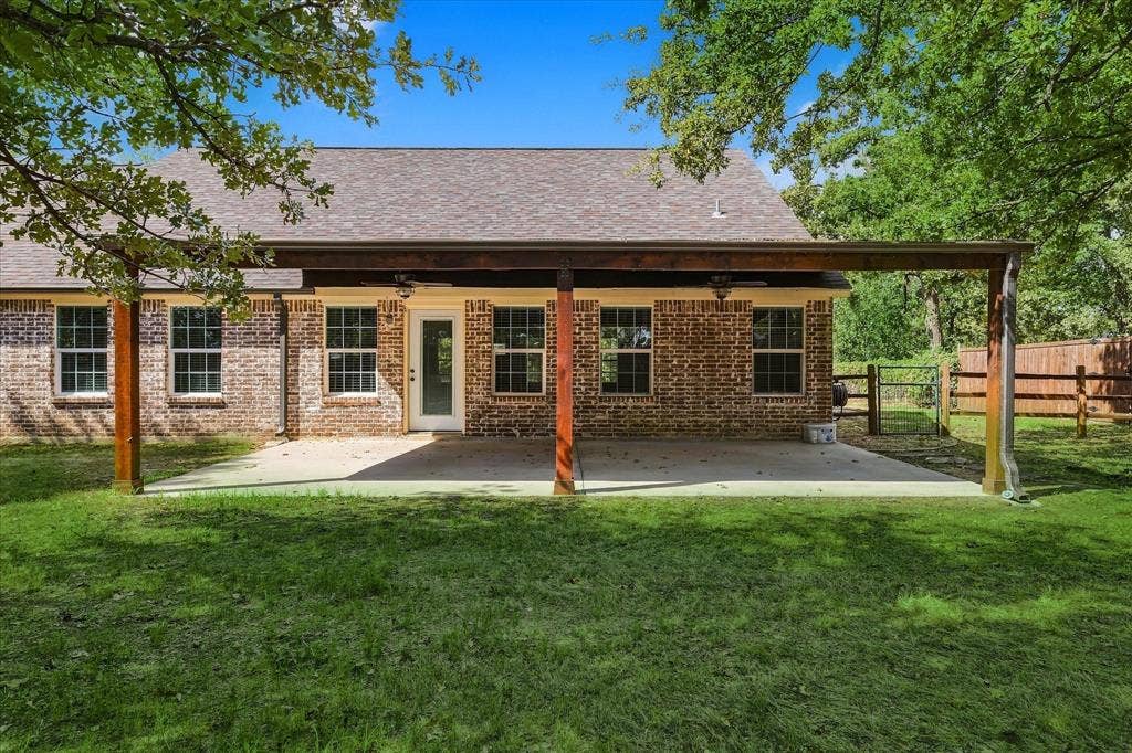 901 Sherry Lane S, Krugerville, TX 76227