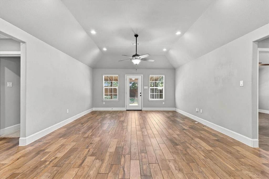901 Sherry Lane S, Krugerville, TX 76227