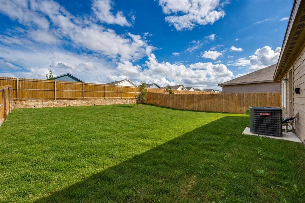 7830 Ellington Drive, Dallas, TX 75241 7830 Ellington Drive, Dallas, TX 75241