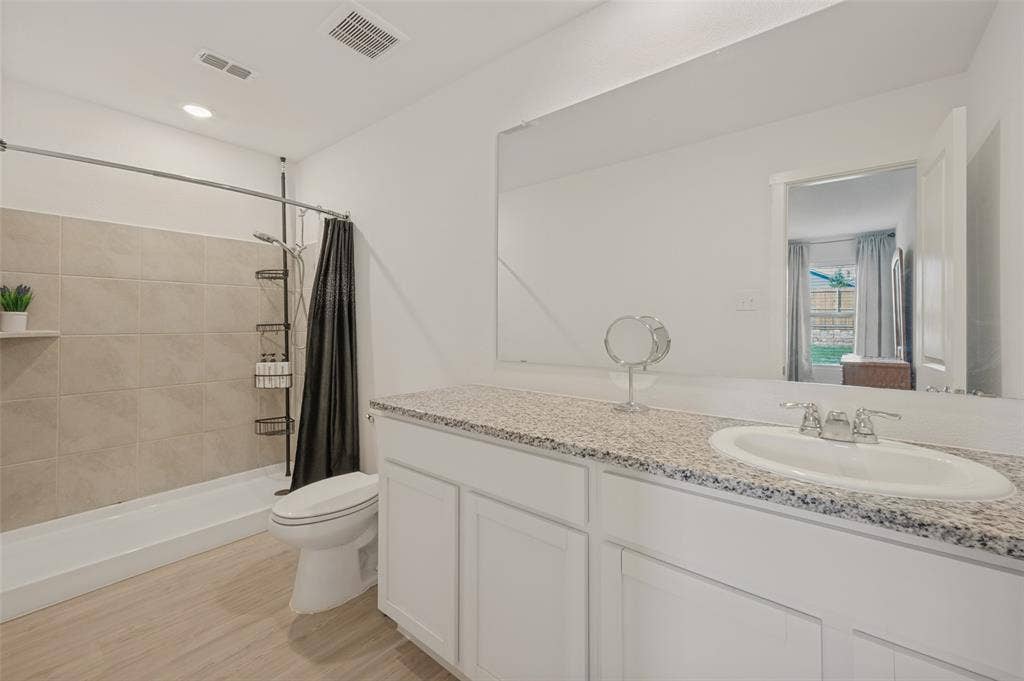 7830 Ellington Drive, Dallas, TX 75241 7830 Ellington Drive, Dallas, TX 75241