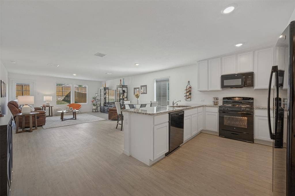 7830 Ellington Drive, Dallas, TX 75241 7830 Ellington Drive, Dallas, TX 75241
