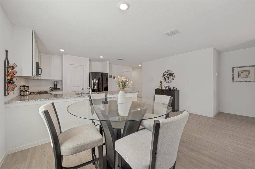 7830 Ellington Drive, Dallas, TX 75241 7830 Ellington Drive, Dallas, TX 75241