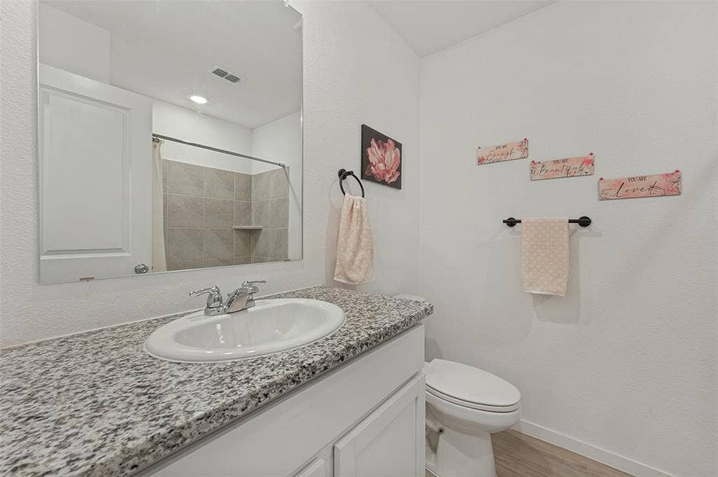 7830 Ellington Drive, Dallas, TX 75241 7830 Ellington Drive, Dallas, TX 75241