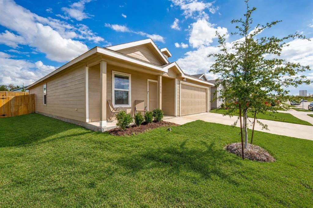7830 Ellington Drive, Dallas, TX 75241 7830 Ellington Drive, Dallas, TX 75241