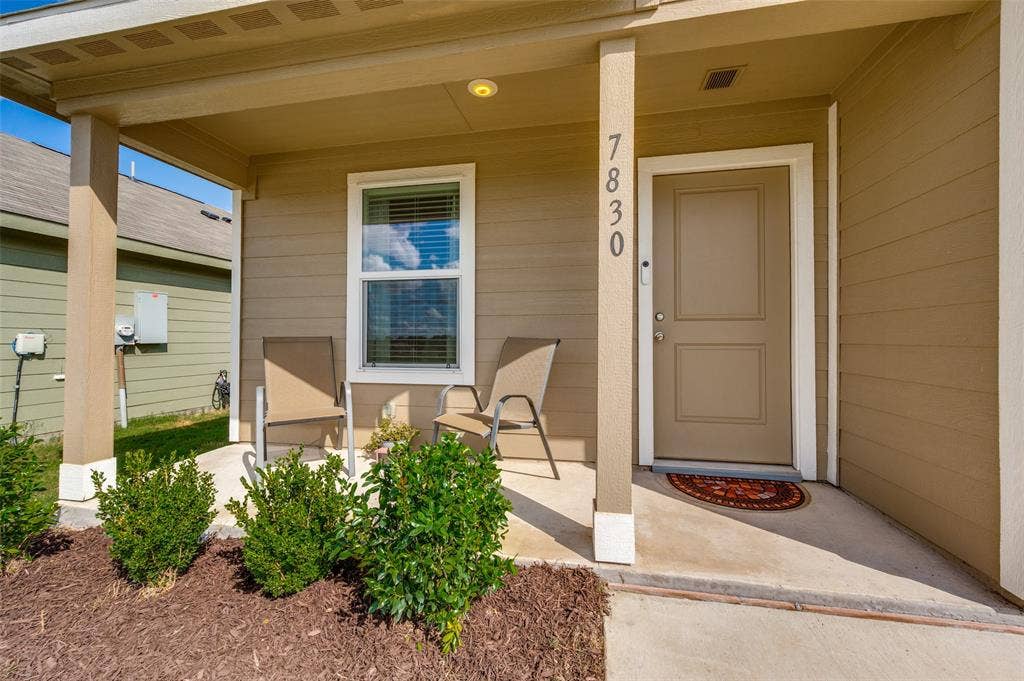 7830 Ellington Drive, Dallas, TX 75241 7830 Ellington Drive, Dallas, TX 75241