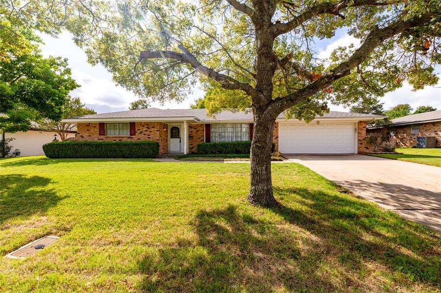 Property photo for 3805 Fenton Avenue, Fort Worth, TX
