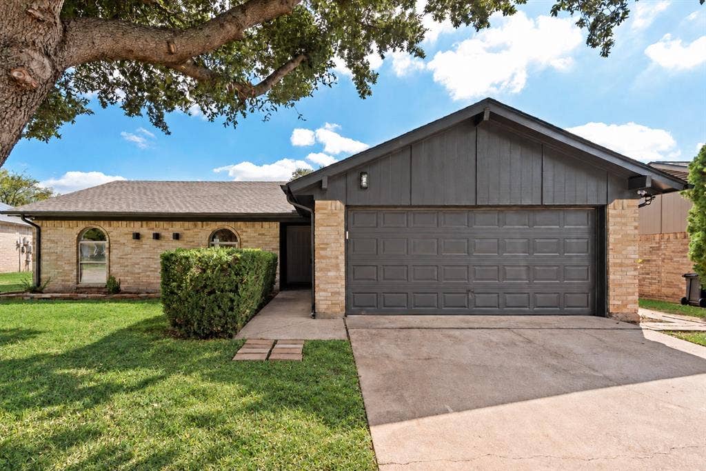 3021 Meadowmoor Street, Fort Worth, TX 76133 3021 Meadowmoor Street, Fort Worth, TX 76133