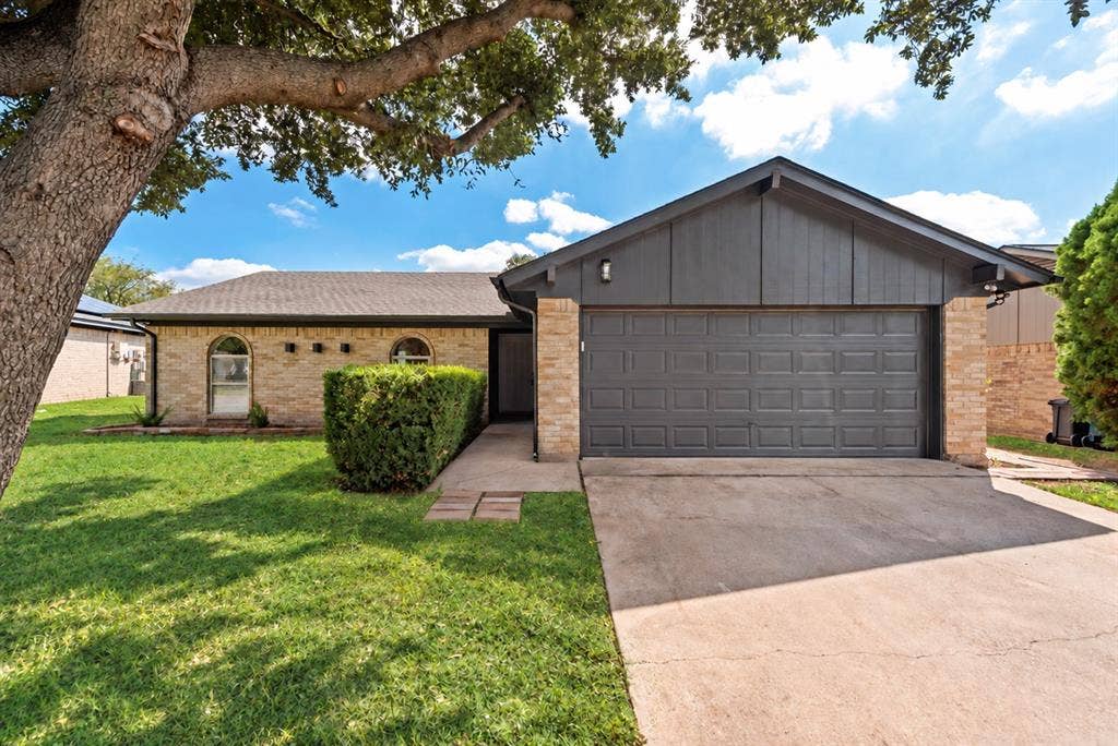 3021 Meadowmoor Street, Fort Worth, TX 76133 3021 Meadowmoor Street, Fort Worth, TX 76133