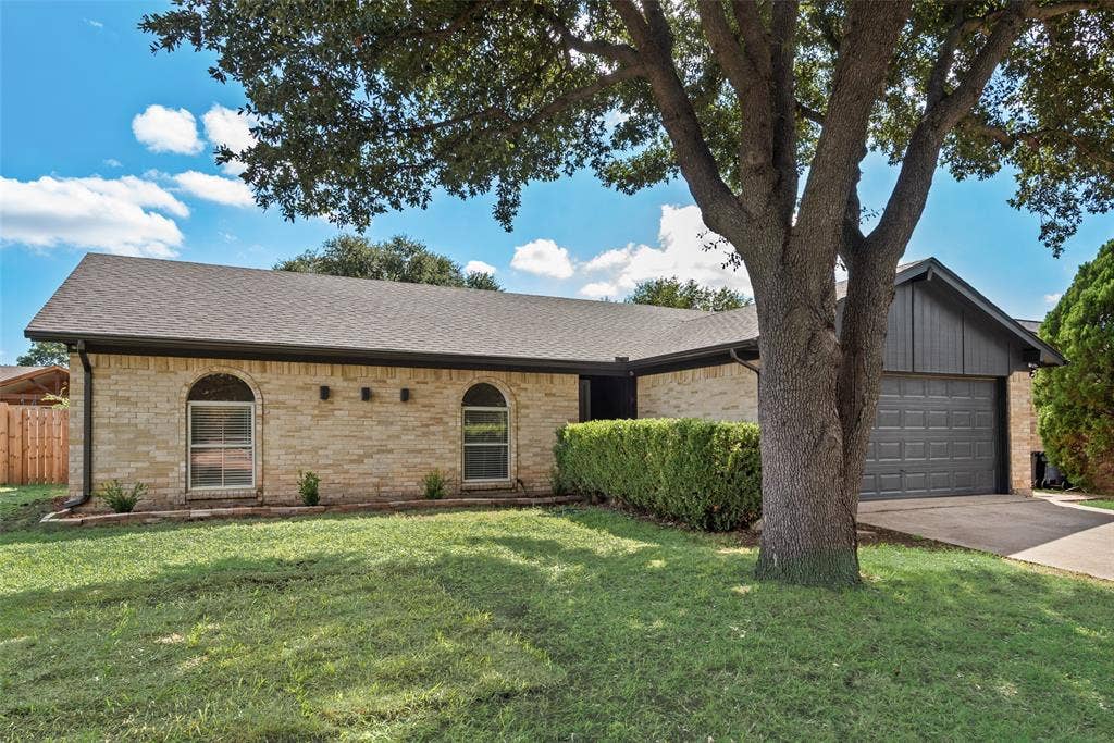 3021 Meadowmoor Street, Fort Worth, TX 76133 3021 Meadowmoor Street, Fort Worth, TX 76133