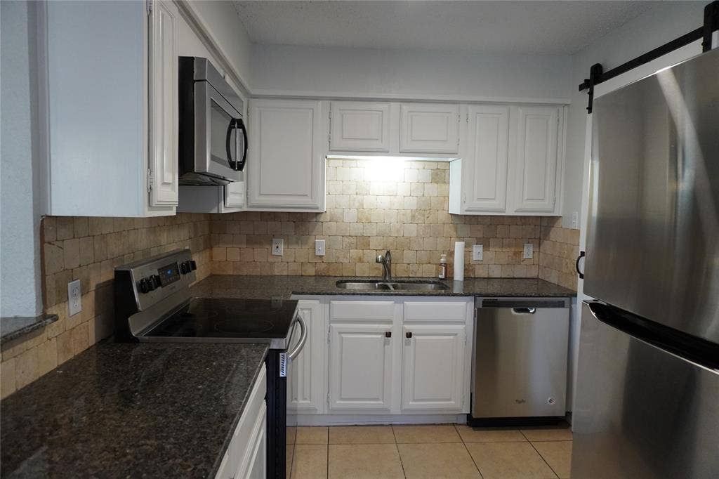 17811 Farley Trail, Dallas, TX 75287 17811 Farley Trail, Dallas, TX 75287
