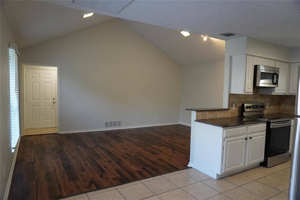 17811 Farley Trail, Dallas, TX 75287 17811 Farley Trail, Dallas, TX 75287