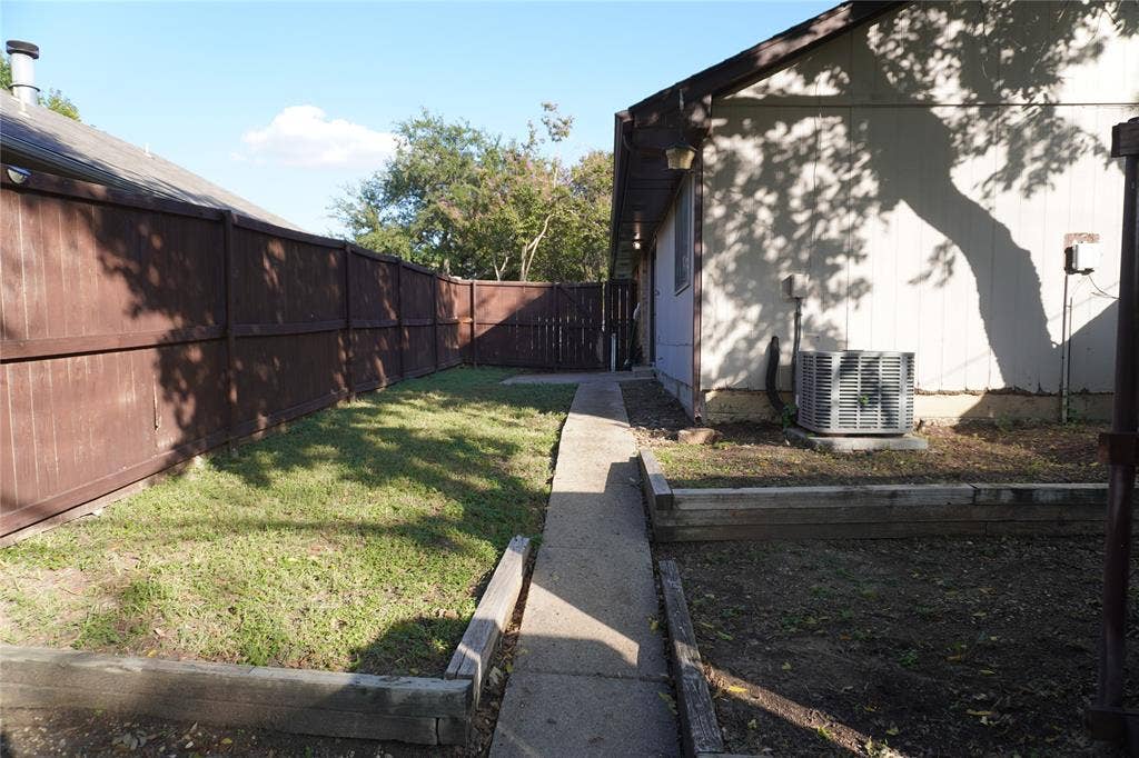 17811 Farley Trail, Dallas, TX 75287 17811 Farley Trail, Dallas, TX 75287