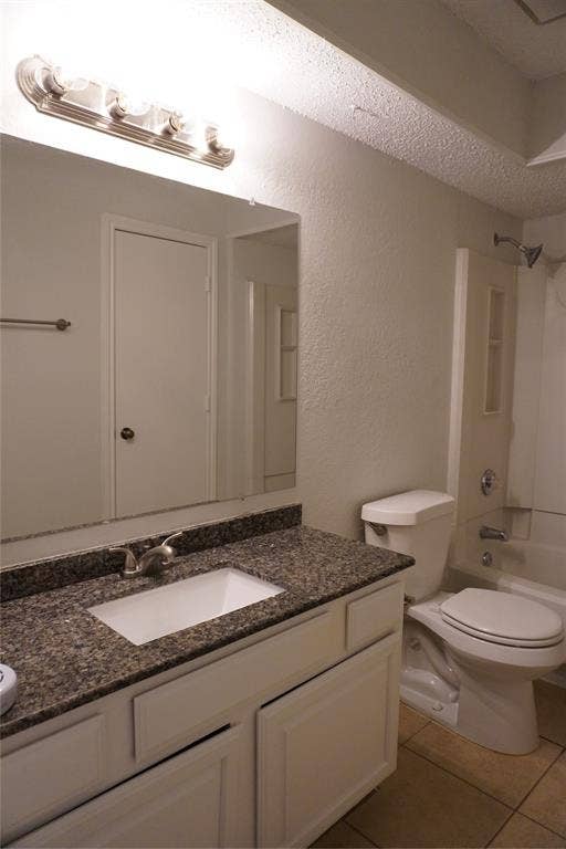 17811 Farley Trail, Dallas, TX 75287 17811 Farley Trail, Dallas, TX 75287