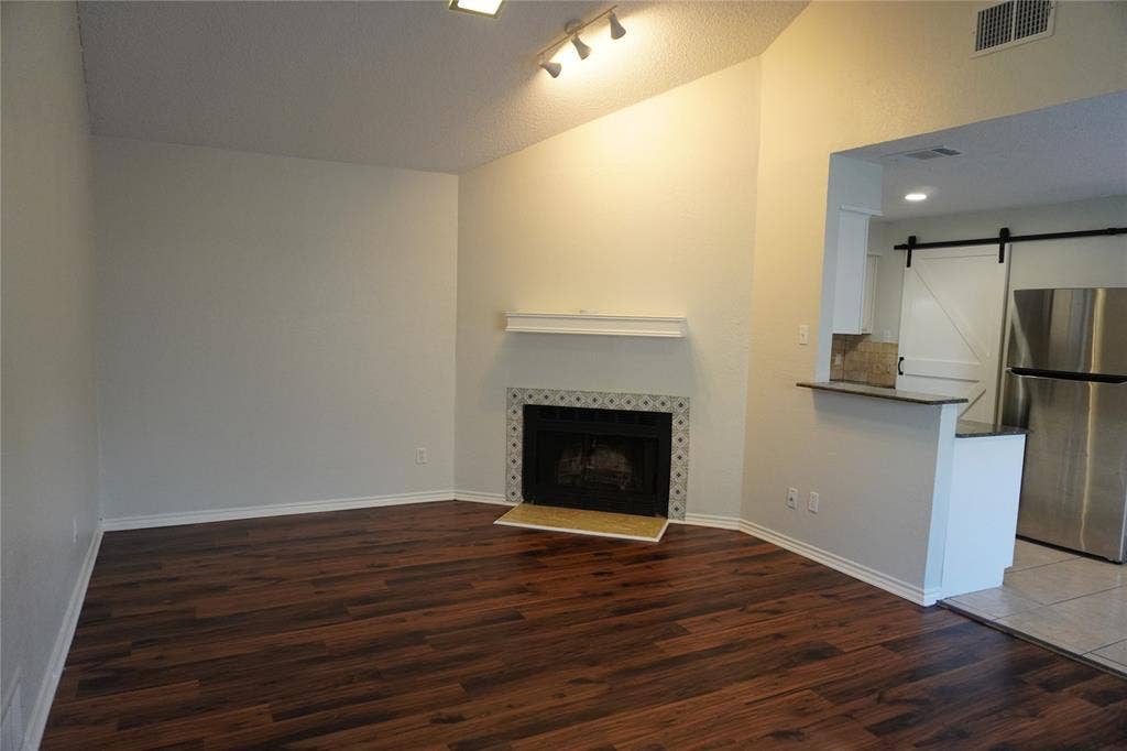 17811 Farley Trail, Dallas, TX 75287 17811 Farley Trail, Dallas, TX 75287