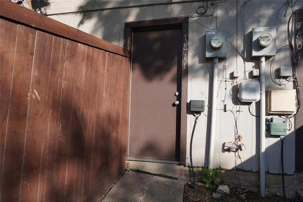 17811 Farley Trail, Dallas, TX 75287 Extra Storage- rear access