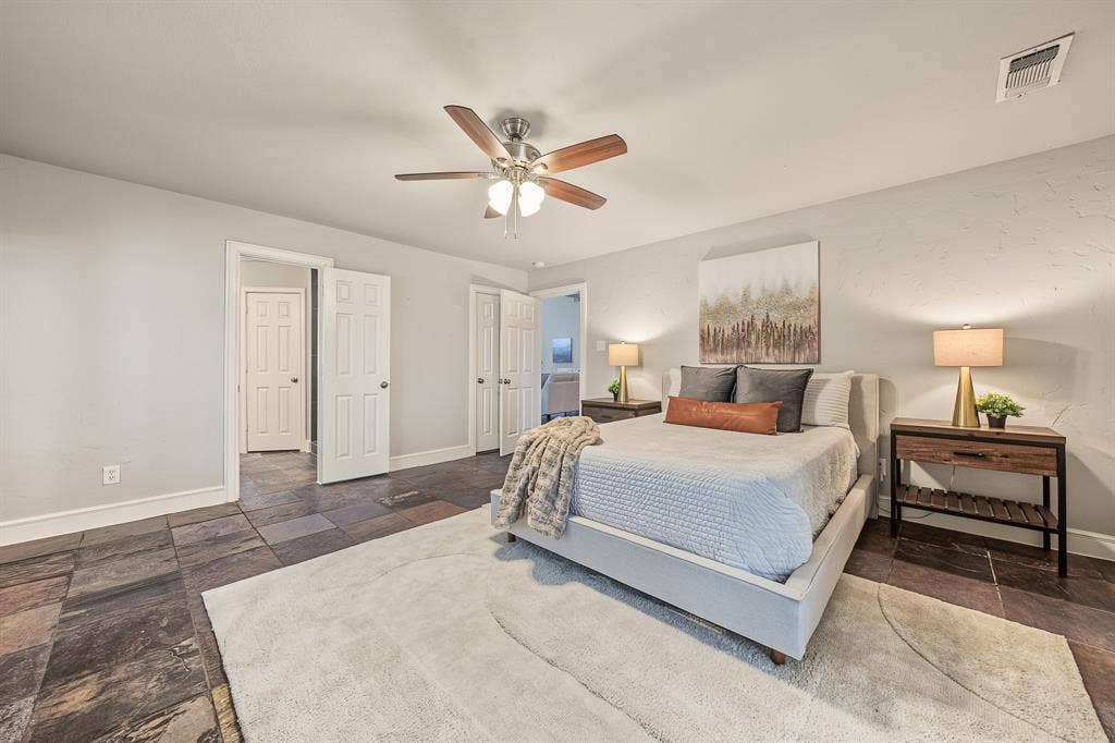 901 Pioneer Circle W, Argyle, TX 76226