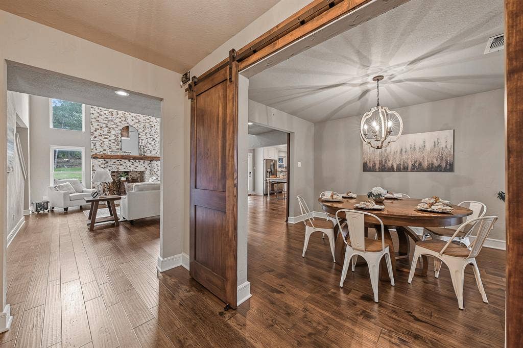 901 Pioneer Circle W, Argyle, TX 76226