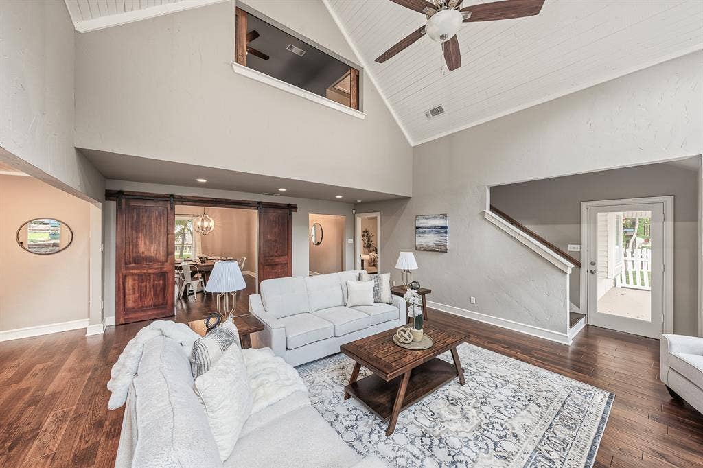 901 Pioneer Circle W, Argyle, TX 76226