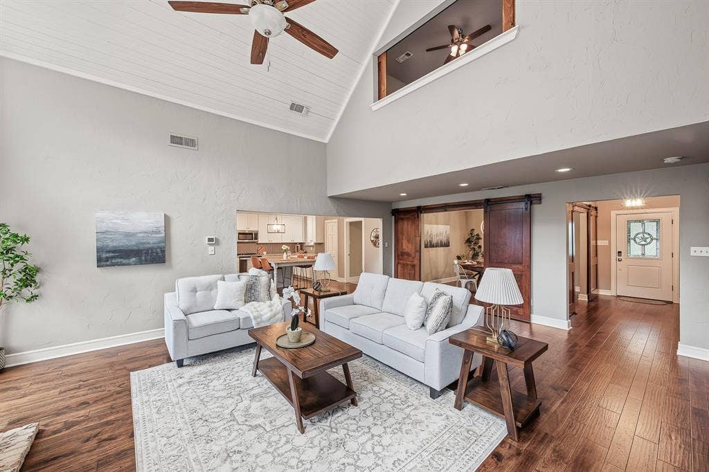 901 Pioneer Circle W, Argyle, TX 76226