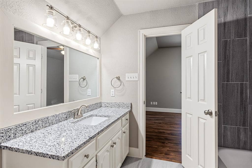 901 Pioneer Circle W, Argyle, TX 76226