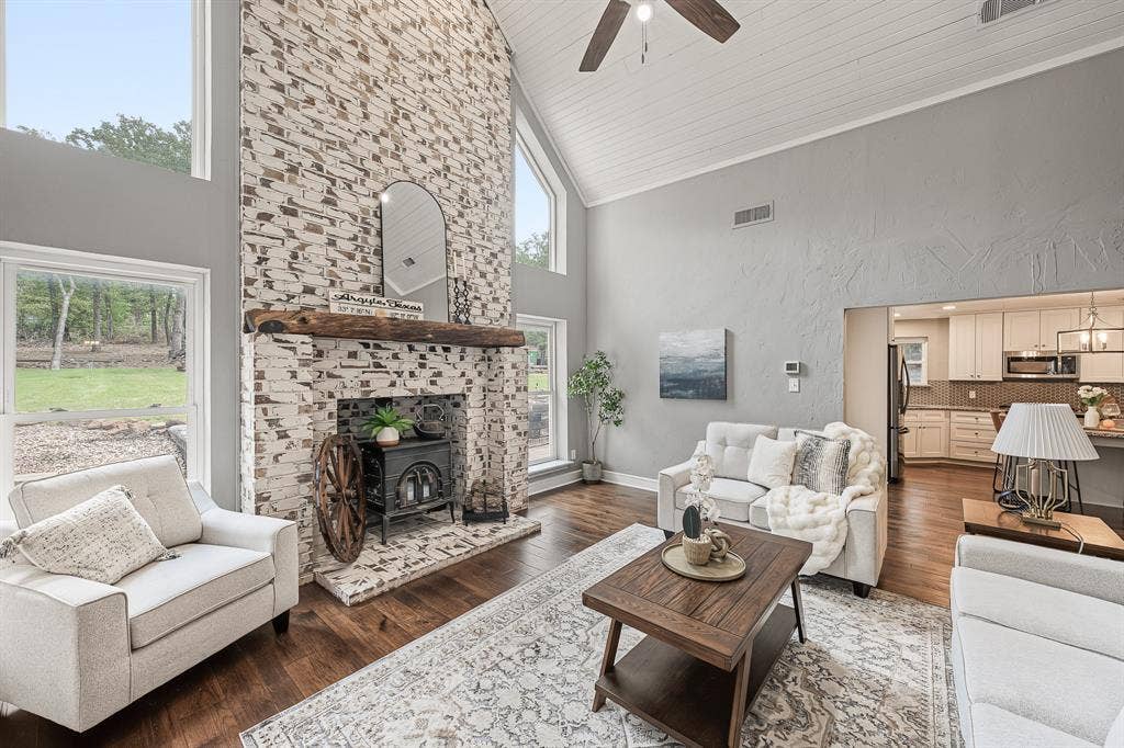 901 Pioneer Circle W, Argyle, TX 76226
