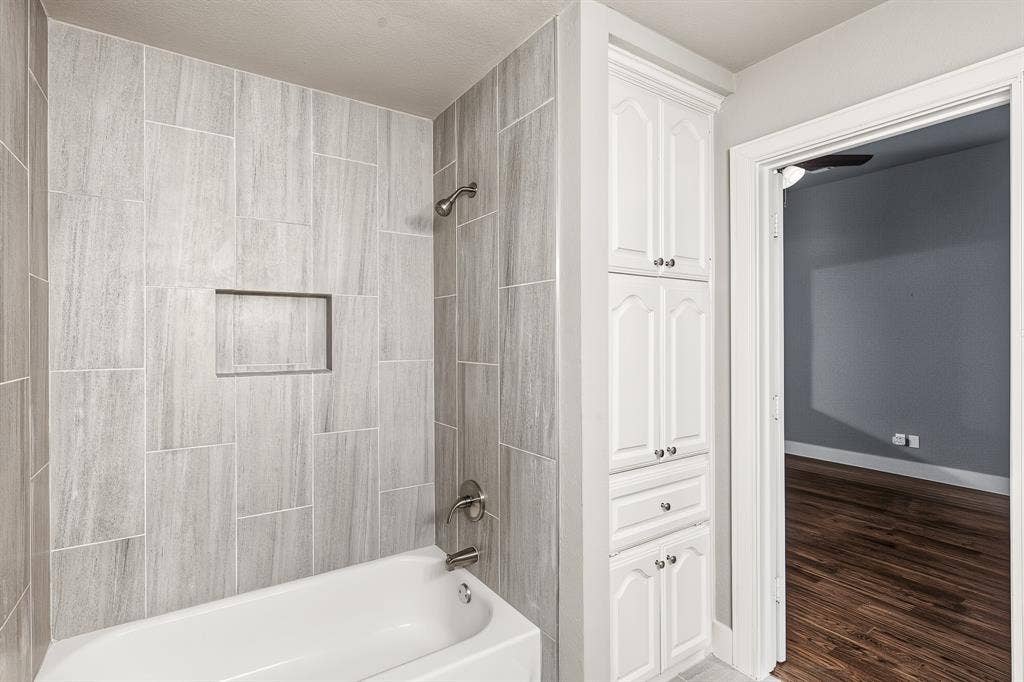 901 Pioneer Circle W, Argyle, TX 76226