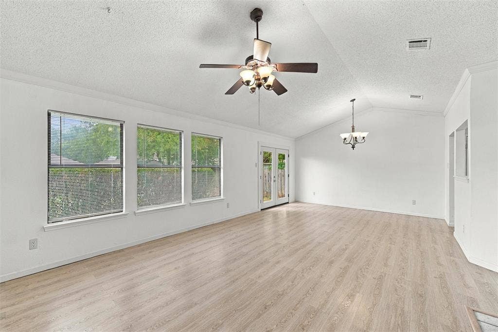 2104 Ruidoso Drive, Waco, TX 76712 2104 Ruidoso Drive, Waco, TX 76712