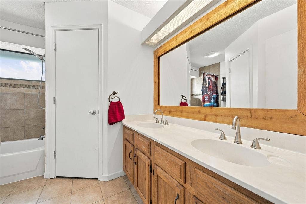 2104 Ruidoso Drive, Waco, TX 76712 2104 Ruidoso Drive, Waco, TX 76712