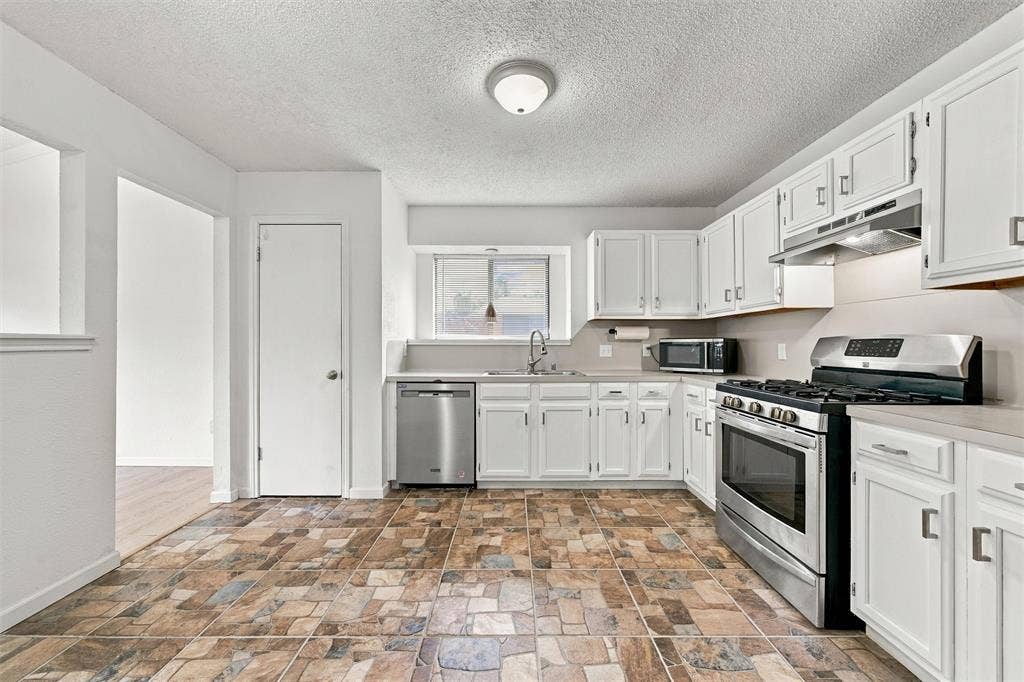 2104 Ruidoso Drive, Waco, TX 76712 2104 Ruidoso Drive, Waco, TX 76712