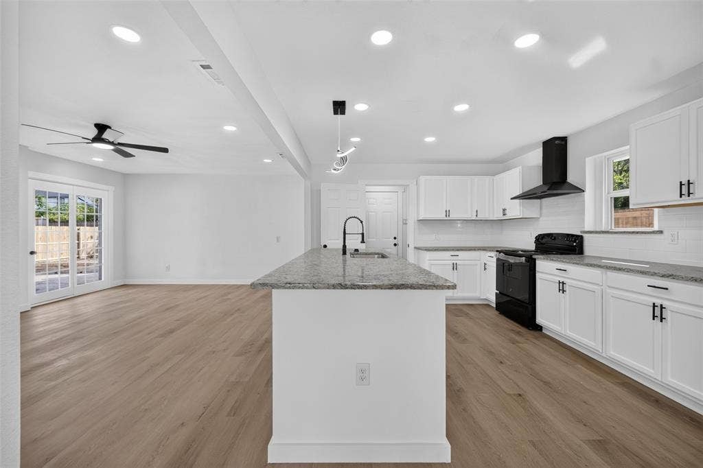8350 CADENZA Lane, Dallas, TX 75228 8350 CADENZA Lane, Dallas, TX 75228