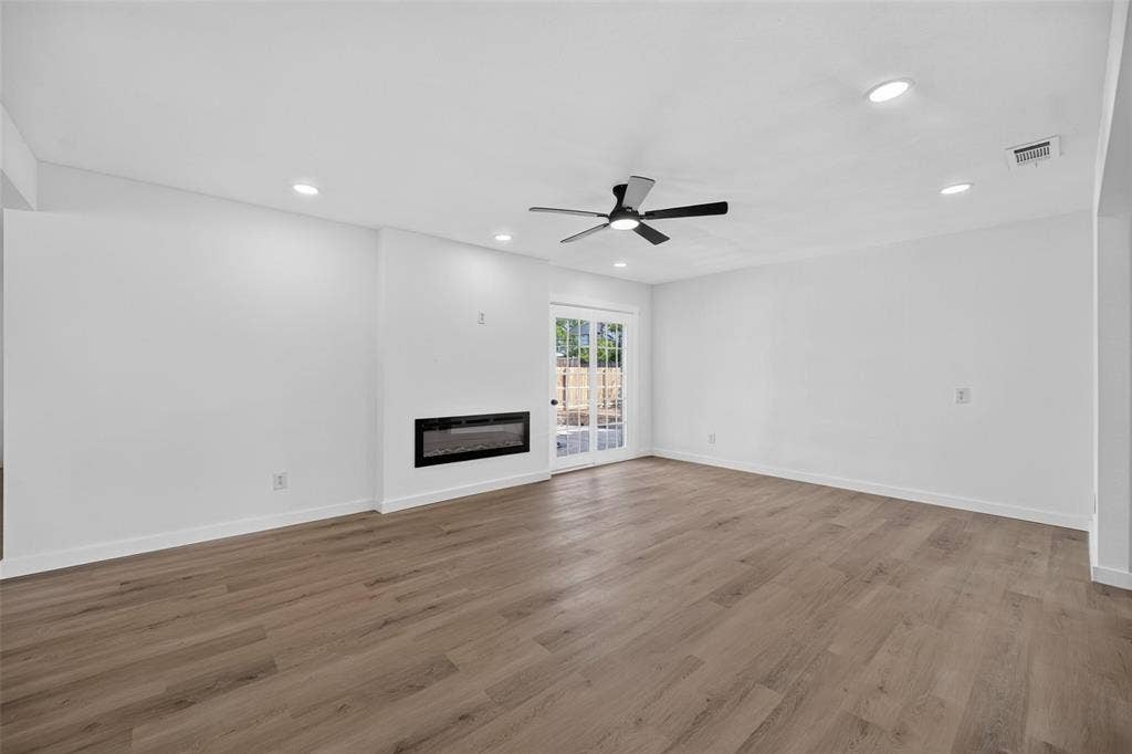 8350 CADENZA Lane, Dallas, TX 75228 8350 CADENZA Lane, Dallas, TX 75228