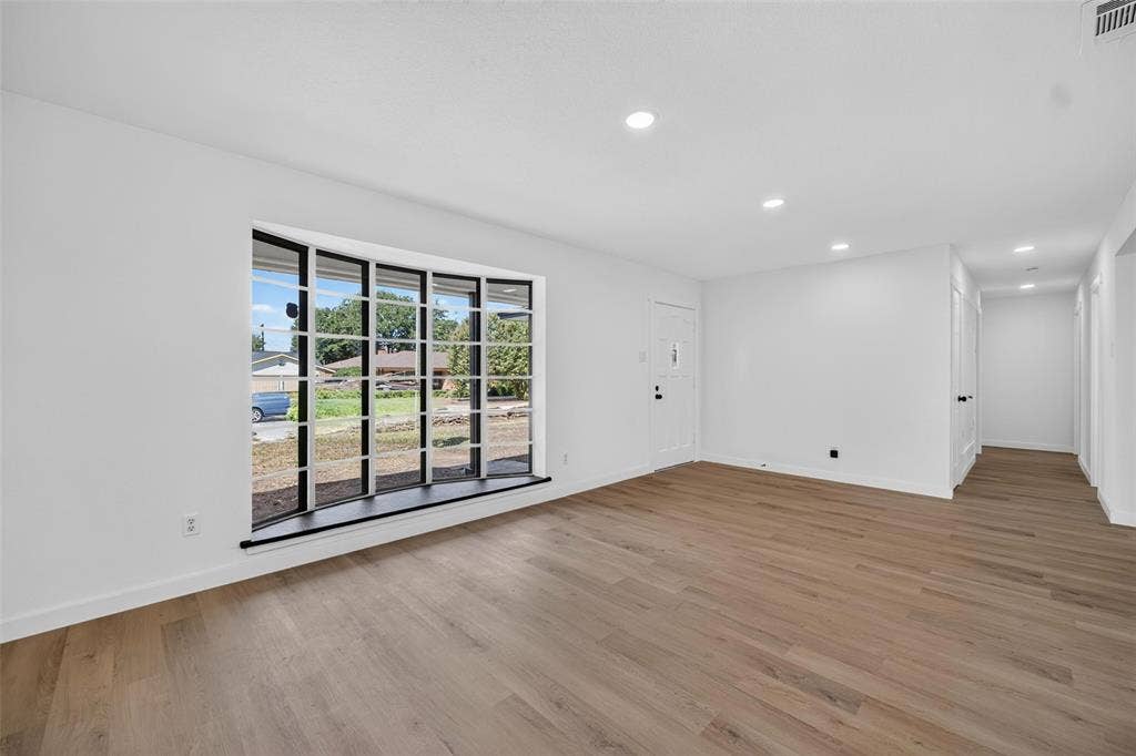 8350 CADENZA Lane, Dallas, TX 75228 8350 CADENZA Lane, Dallas, TX 75228