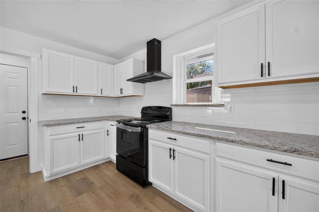 8350 CADENZA Lane, Dallas, TX 75228 8350 CADENZA Lane, Dallas, TX 75228